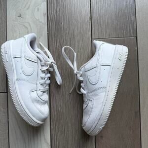 White nike air force 1